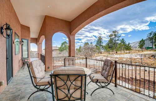 Mountain Shadows Casa | Colorado Springs Home about 4 Mi to Garden of the Gods