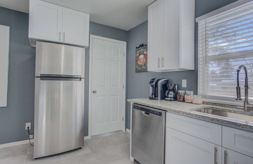 Central Colorado Springs Cabaña | Colorado Springs Uccs Grey Cottagedog Friendly!