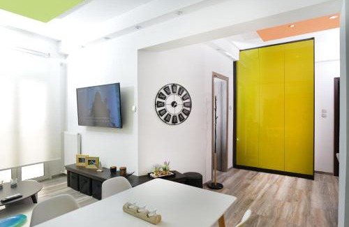 Nea Smirni Apartamento | Colorful Apt. Near Nea Smirni Square