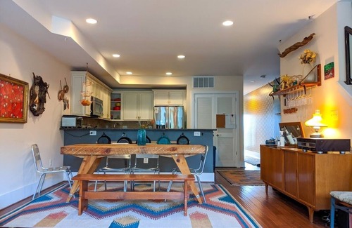 Bloomingdale Casa | Colorful, Artsy and Spacious 3BR/3BA 2 Level Condo