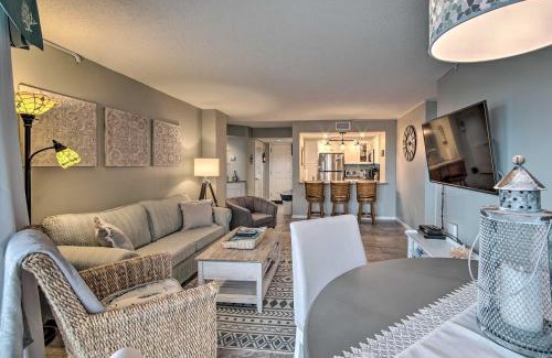 Sneads Ferry Apartamento | Colorful Beachfront Condo with Resort Amenities