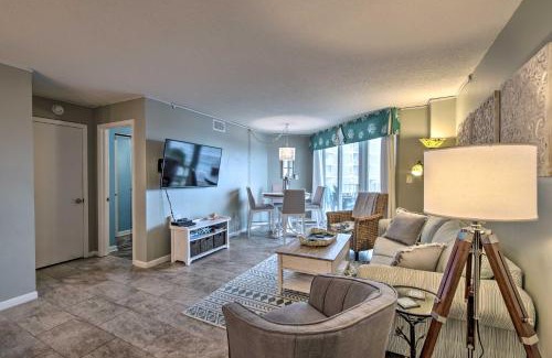 Sneads Ferry Apartamento | Colorful Beachfront Condo with Resort Amenities