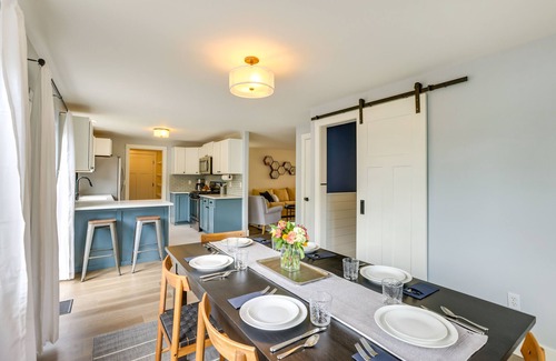 Mountain View District Casa | Colorful Bend Home w/ Yard & Fire Pit!