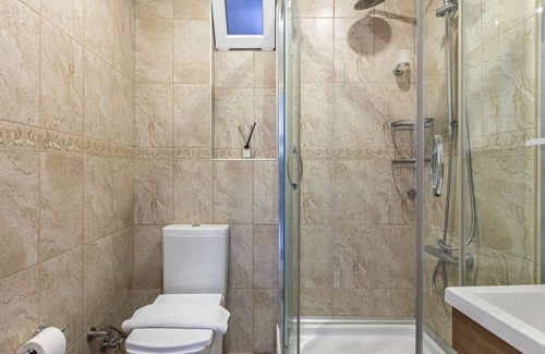Nisantasi Apartamento | Colorful Breezy Apartment Close Trendy Attractions in the Heart of Nisantasi