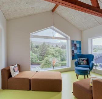 Torshavn Apartamento | Colorful Central Apartment by the Park