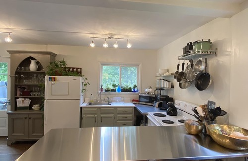 New Paltz Casa | Colorful & Cozy Home in Heart of New Paltz