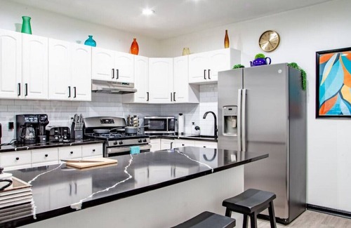 Mount Vernon Apartamento | Colorful Haven Near Walters Art Museum