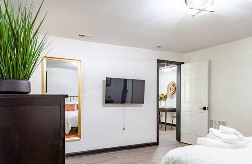 Mount Vernon Apartamento | Colorful Haven Near Walters Art Museum