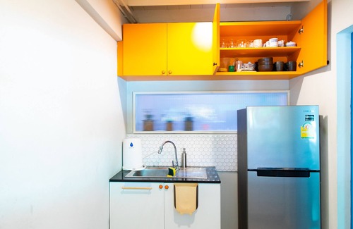 Bangkok Yai Casa | Colorful home near the Train station