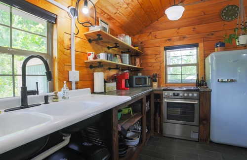 Lupton City Cabina | Colorful Log Cabin w Private Trails and Firepits