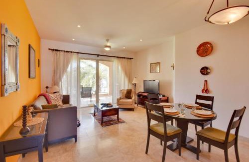 La Paz Apartamento | Colorful Paraiso del Mar Resort Condo with Patio!