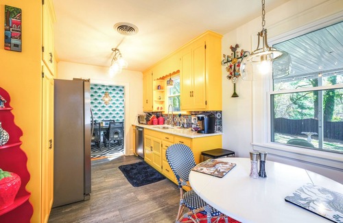 Roanoke Casa | Colorful Roanoke Vacation Rental w/ Hot Tub!