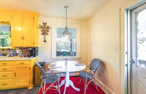 Roanoke Casa | Colorful Roanoke Vacation Rental with Hot Tub!