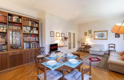 Quartiere XX Ardeatino Apartamento | Colosseum 15 minutes away Big, Bright & Central