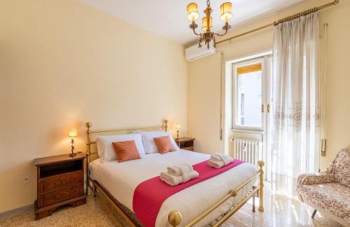 Quartiere XX Ardeatino Apartamento | Colosseum 15 minutes away Big, Bright & Central