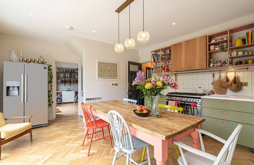 St. Leonard's Casa | Colour Gems