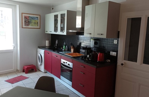 Le Vigeant Casa | Colourful well equipped 2-Bed House in Le Vigeant