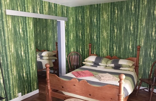 Le Vigeant Casa | Colourful well equipped 2-Bed House in Le Vigeant