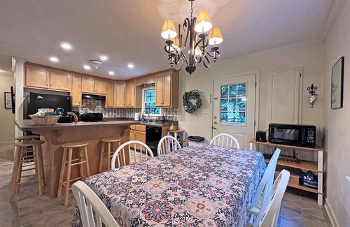 Bryson City Cabina | Colston Creek on Alarka Creek