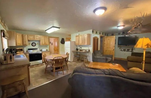 Cooke City-Silver Gate Casa | Colter's Cabin Yellowstone Getaway, Cooke City, MT