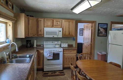 Cooke City-Silver Gate Casa | Colter's Cabin Yellowstone Getaway, Cooke City, MT
