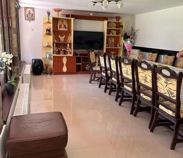Tirgu Neamt Casa | Coltul verde