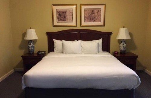 Mile Square Hotel | Columbia Club