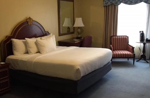 Mile Square Hotel | Columbia Club