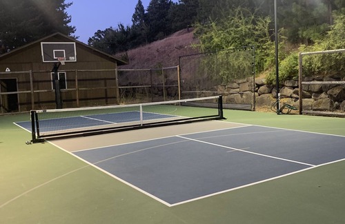 Mosier Casa | Columbia Gorge playground Pickleball & Disc Golf wind-sports Biking Hiking