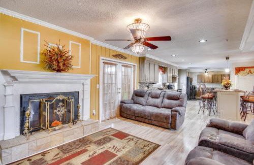 Dentsville Casa | Columbia Home Rental with Hot Tub 9 Mi to UofSC!