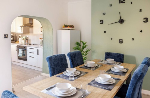Sutton-in-Ashfield Casa | Columbia - Sleeps 5, WiFi, Parking, Netflix, Near Peak District