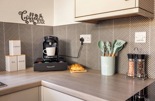 Sutton-in-Ashfield Casa | Columbia - Sleeps 5, WiFi, Parking, Netflix, Near Peak District