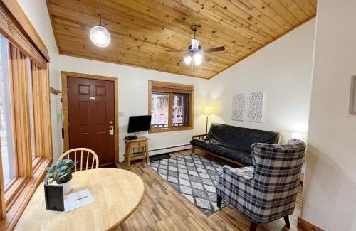 Woodland Park Cama Y Desayuno | Columbine B Cabin Suite