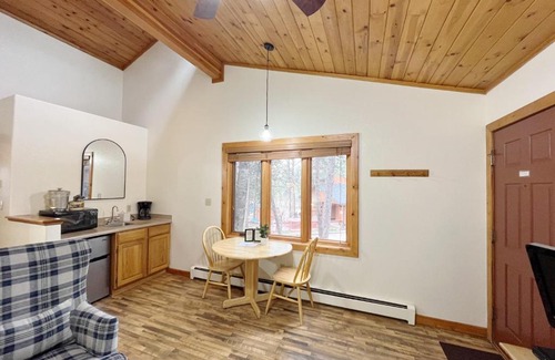 Woodland Park Cama Y Desayuno | Columbine B Cabin Suite