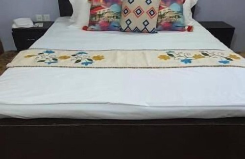 Gilgit Hotel | Columbine Bed And Breakfast