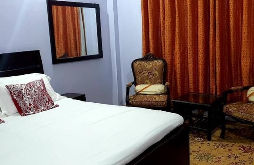 Gilgit Hotel | Columbine Bed And Breakfast