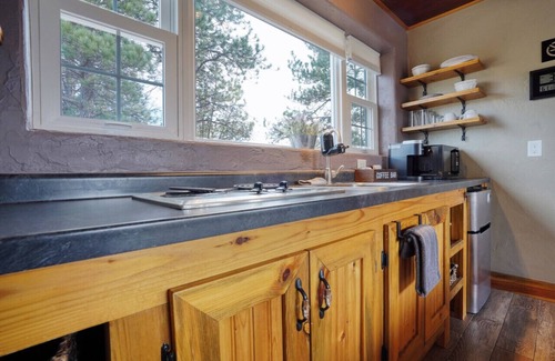 Hot Springs Cabina | Columbine Cabin at Highland Meadows - Black Hills Retreat
