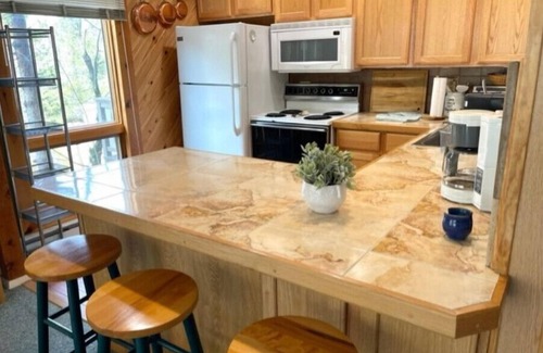Hunter Chalet De Esquí | Luxury Meets Nature 3BR/3BA Catskills Haven with Glorious Autumn Scenery