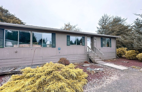 Coos Bay Casa | Columbus Empire House - Coos Bay, OR