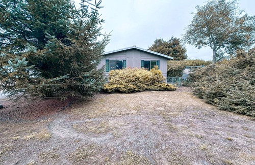 Coos Bay Casa | Columbus Empire House - Coos Bay, OR