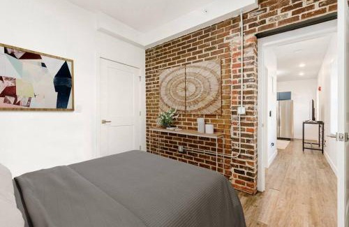 Downtown Columbus Apartamento | Columbus Gem with Pool Table! Pets Welcome!