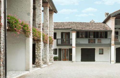 Santa Giustina Apartamento | Colvago La Corte Spectacular Ancient Country House