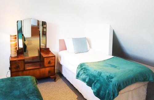 Kirknewton Casa | Colzium Farmhouse