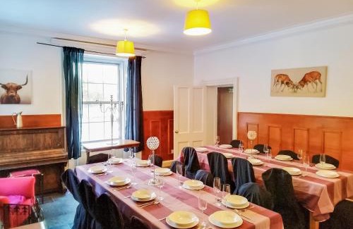Kirknewton Casa | Colzium Farmhouse
