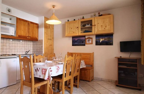 Aussois Apartamento | COM301M :Ferienwohnung in ruhiger Lage in der Nähe von kostenlosen Shuttles und Schwimmbad