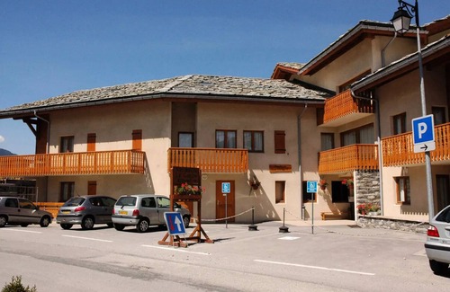 Aussois Apartamento | COM301M :Ferienwohnung in ruhiger Lage in der Nähe von kostenlosen Shuttles und Schwimmbad