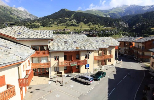 Aussois Apartamento | KOM306M : Wohnung in ruhiger Lage in der Nähe von kostenlosen Shuttles und Schwimmbad