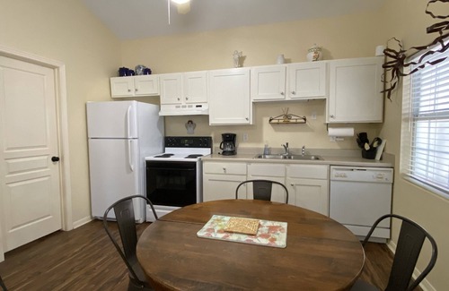 New Braunfels Casa | Comal Inn