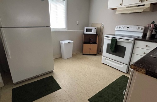 Columbus Apartamento | Combined 2 two bedroom unit side by side with easy access to family and friends