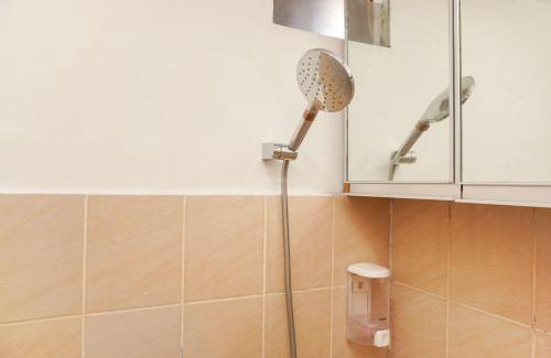 Rawasari Apartamento | Combined and Spacious 3BR at Green Pramuka City Apartment By Travelio